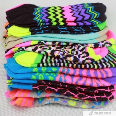 5毛襪子批發全攻略 廠家直銷庫存襪子，全棉滌棉混批一站購